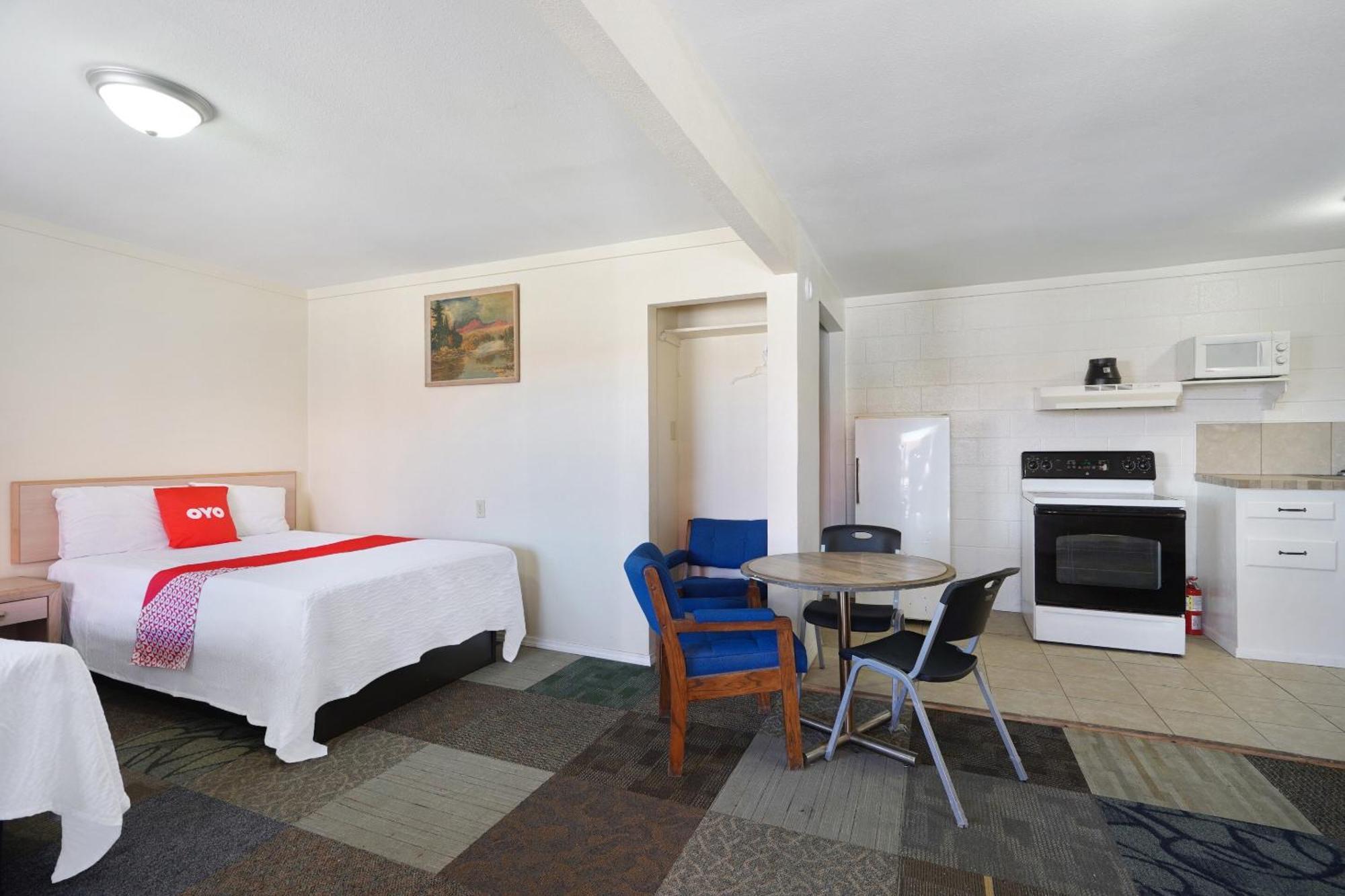 Oyo Alpine Tx Near Big Bend National Park Hotel Exterior photo